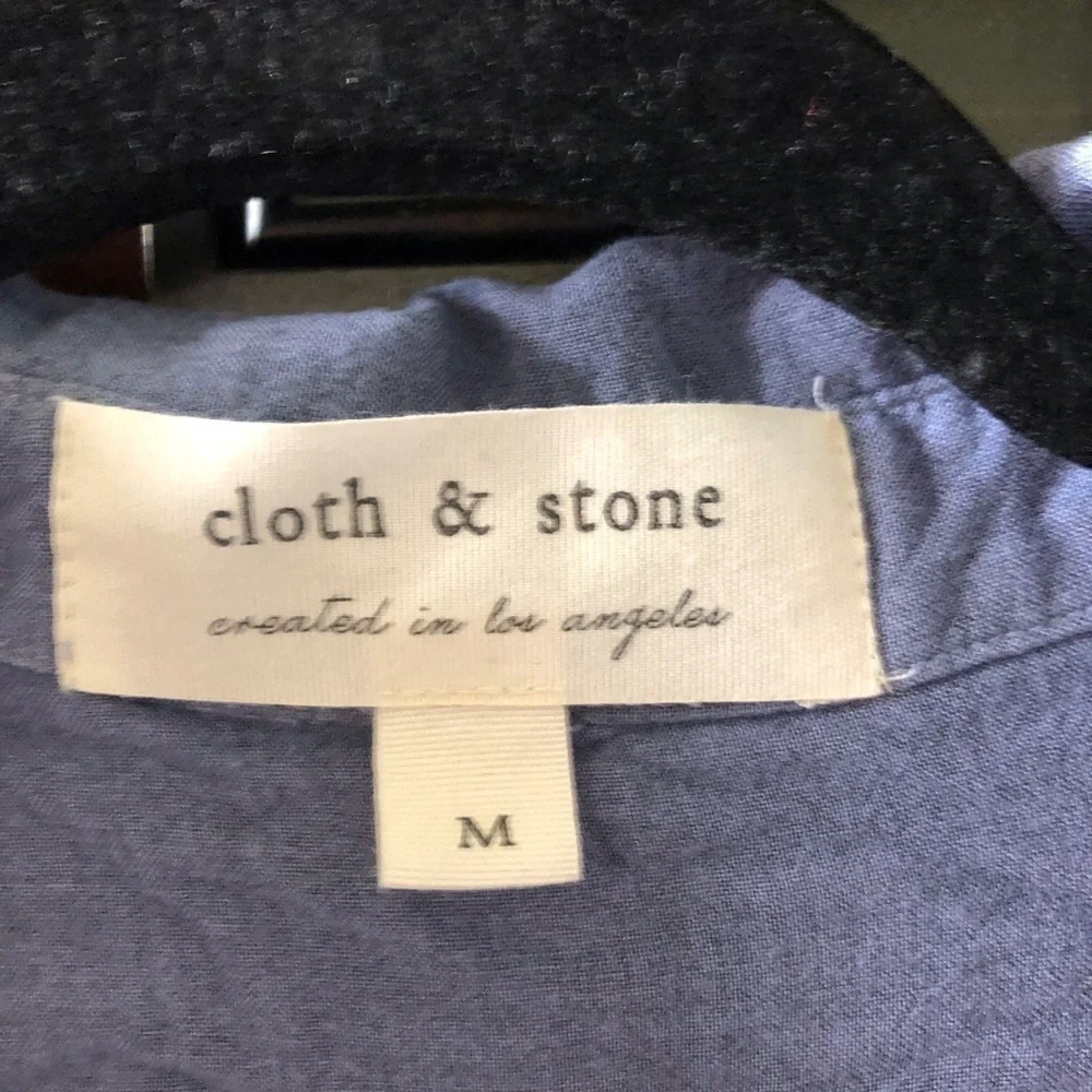 Cloth & Stone chambray roll tab sleeve v-neck blouse in size M